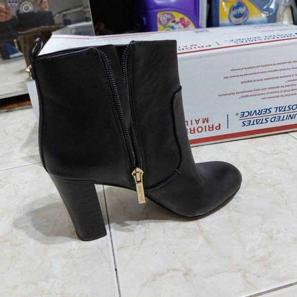 Nine West Black Heeled Winter Modern Boots SIZE 5 - Picture 2 of 11